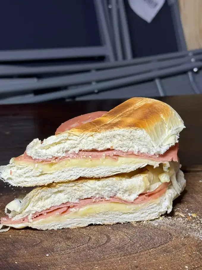 Mortadela y queso tybo